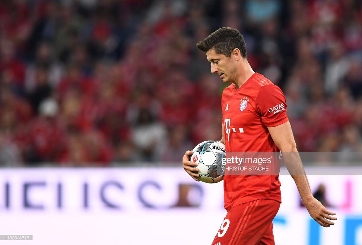 VAR và Lewandowski 'toả sáng', Bayern Munich chật vật giành 1 điểm ngày ra quân Ảnh 6