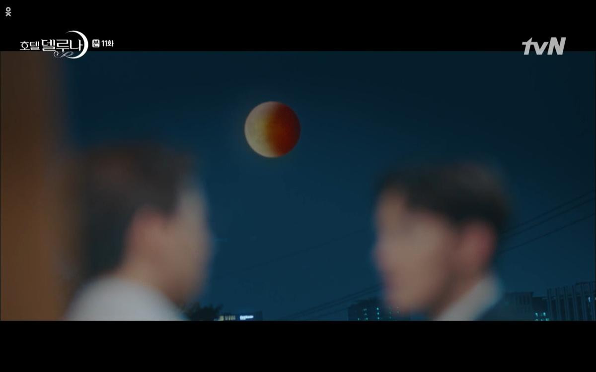 Phim 'Hotel Del Luna' tập 11: IU bất ngờ bị thần chết hỏi thăm, Yeo Jin Goo gặp nguy hiểm khi đụng độ sát nhân Ảnh 23