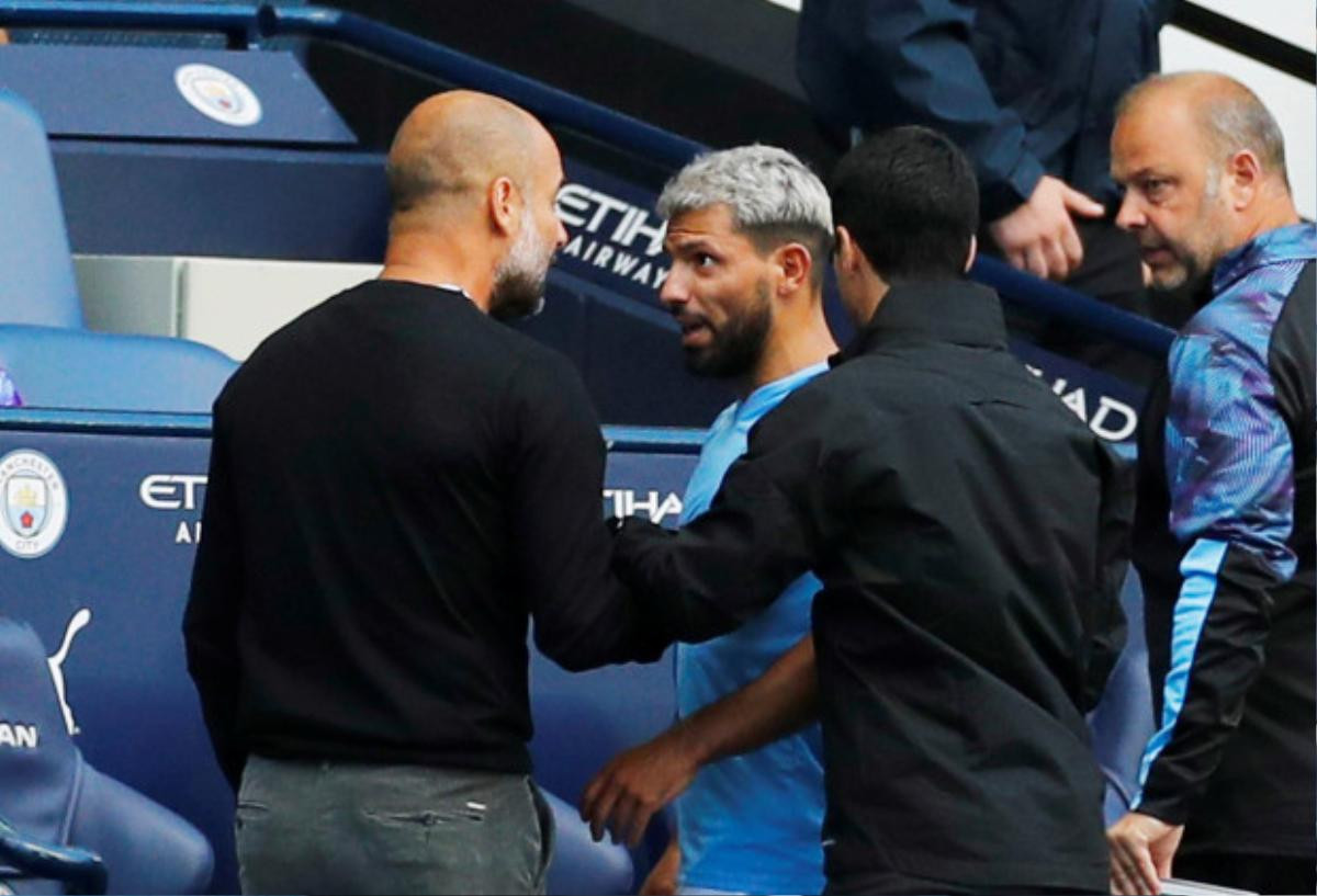 Man City tái hiện 'thảm họa' VAR, Aguero và PEP suýt tẩn nhau Ảnh 1