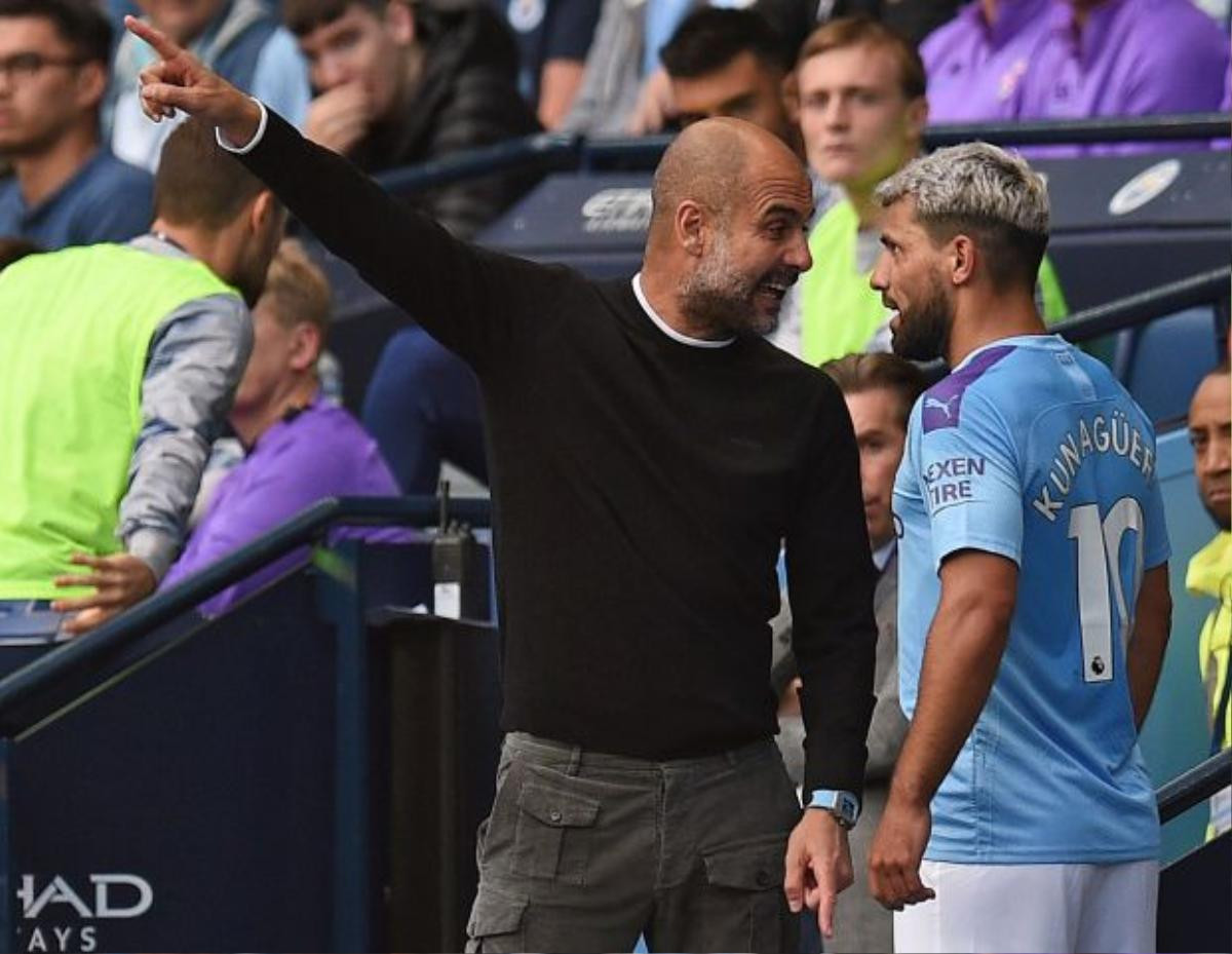 Man City tái hiện 'thảm họa' VAR, Aguero và PEP suýt tẩn nhau Ảnh 2