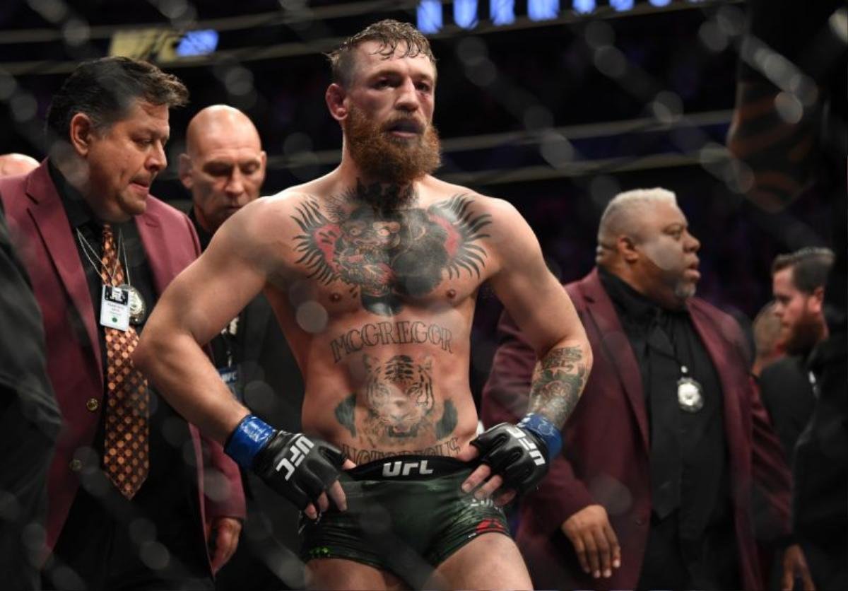 'Gã điên' McGregor đối diện án tù 3 năm vì đấm gãy răng cụ già Ảnh 1