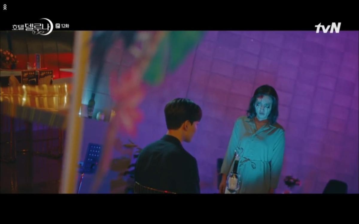 Phim 'Hotel Del Luna' tập 12: IU khóc hết nước mắt vì nghe tin Yeo Jin Goo bị giết, chính thức xác nhận tình cảm? Ảnh 4