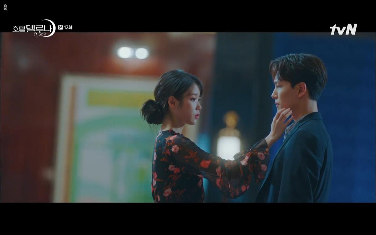 Phim 'Hotel Del Luna' tập 12: IU khóc hết nước mắt vì nghe tin Yeo Jin Goo bị giết, chính thức xác nhận tình cảm? Ảnh 19