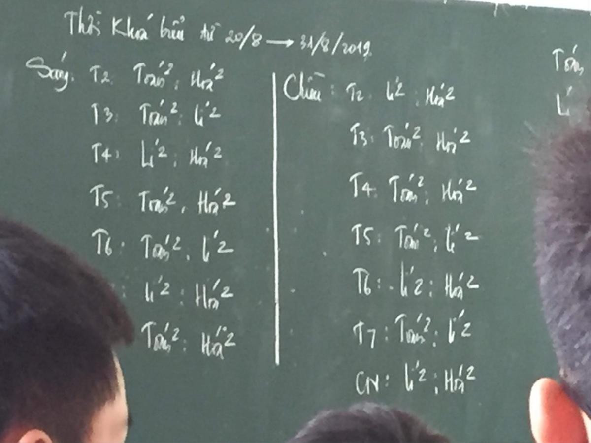 'Đứng hình' với thời khóa biểu của năm học mới: Toàn Toán - Lý - Hóa thế này các em biết sống sao? Ảnh 1