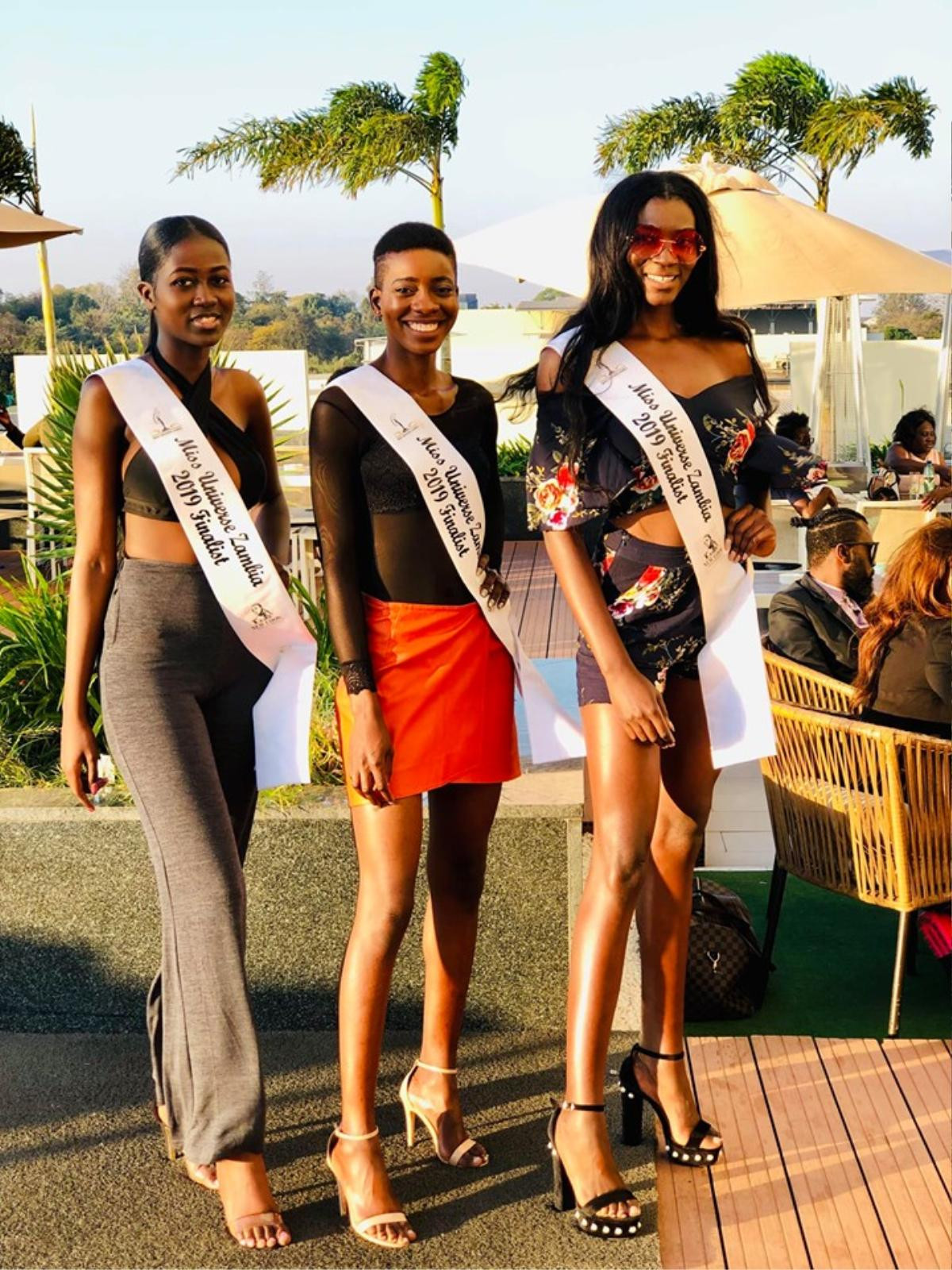 'Giành suất' Vedette Miss Universe của Hoàng Thùy, Tân Hoa hậu Zambia nhan sắc ‘khó cảm' nhưng kinh nghiệm có thừa  Ảnh 4