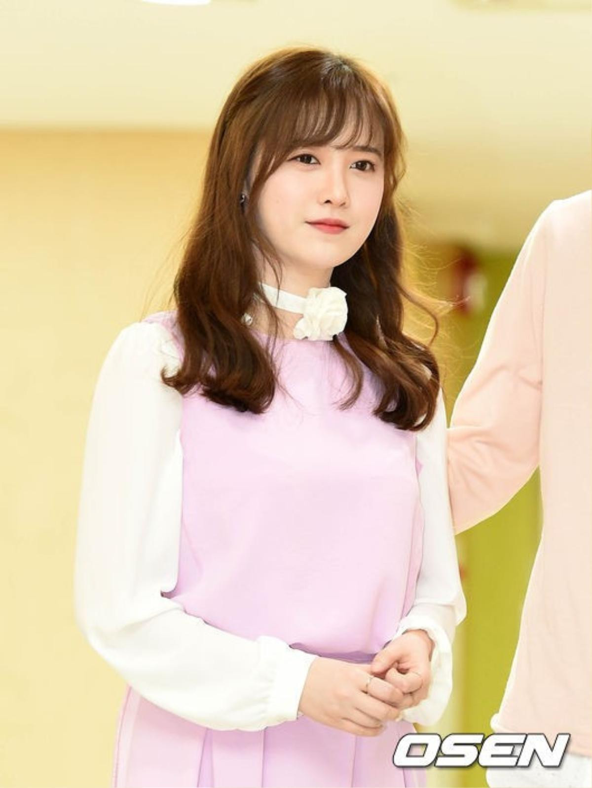 Nhớ lại váy cưới năm xưa của Goo Hye Sun, fan thấy hời hợt như chính cái kết chuyện tình của cô Ảnh 3