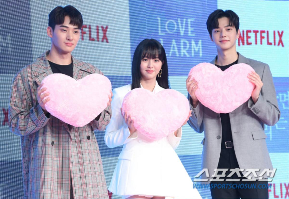 Họp báo 'Love Alarm': Kim So Hyun rạng rỡ bên Song Kang và Jung Ga Ram Ảnh 2