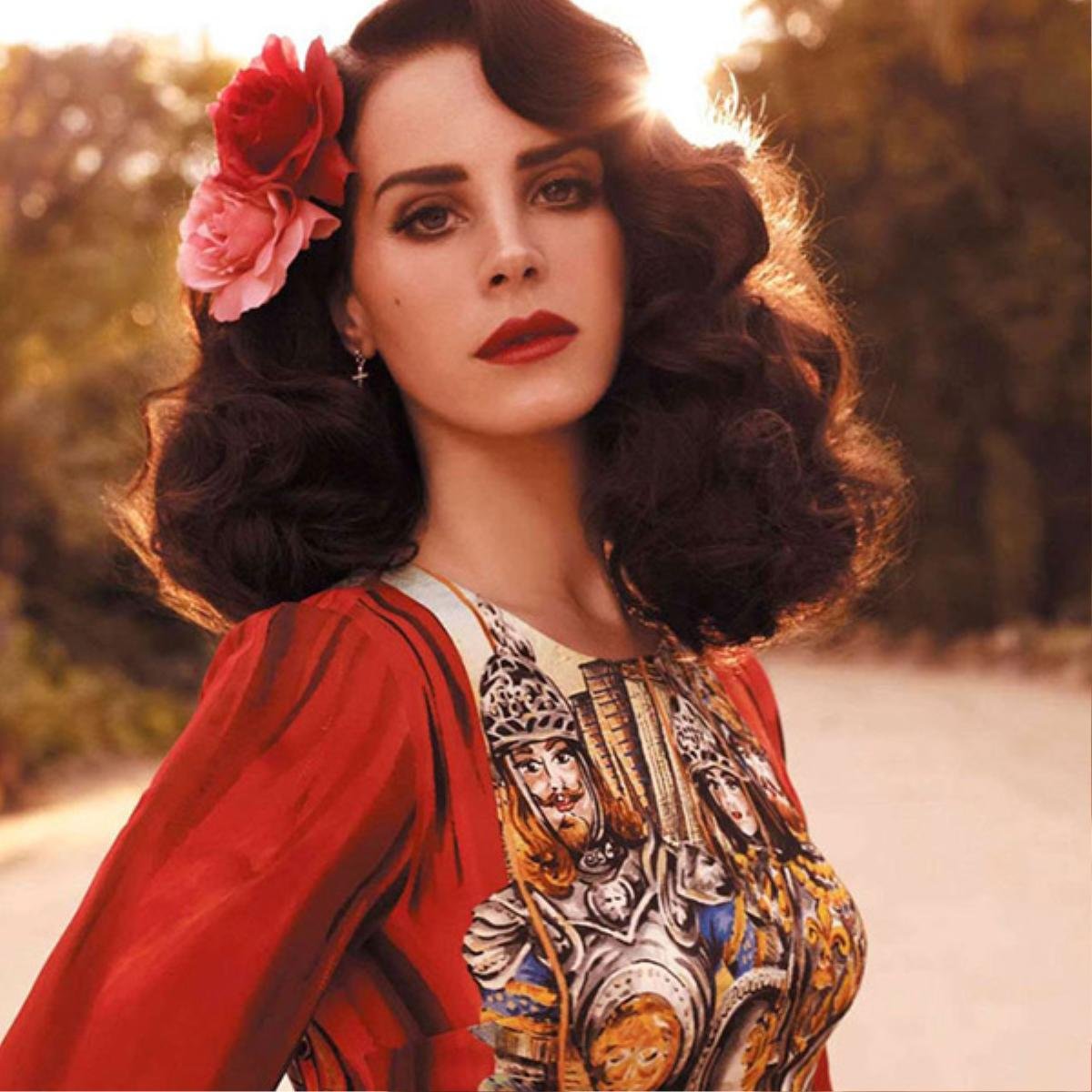 Có thể bạn chưa biết: Lana Del Rey đã quay 2 MV… bằng điện thoại Ảnh 1