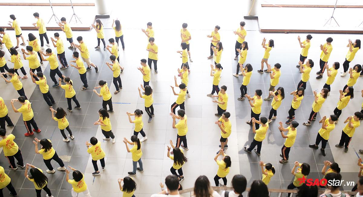 Học sinh Ams 'quẩy' flashmob nhiệt tình đón năm học mới Ảnh 5