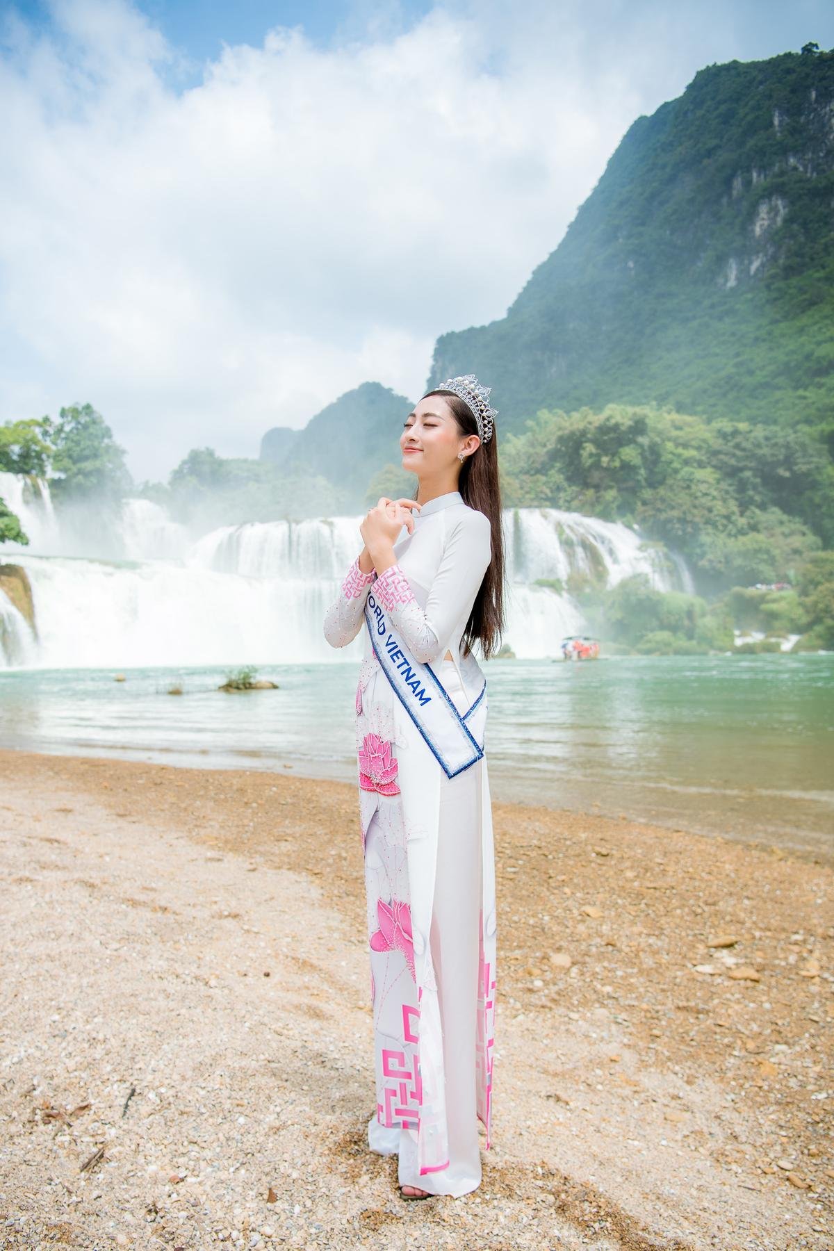 Hoa hậu Lương Thùy Linh xinh đẹp rạng ngời, mang tiên cảnh Cao Bằng đến với Miss World 2019 Ảnh 9