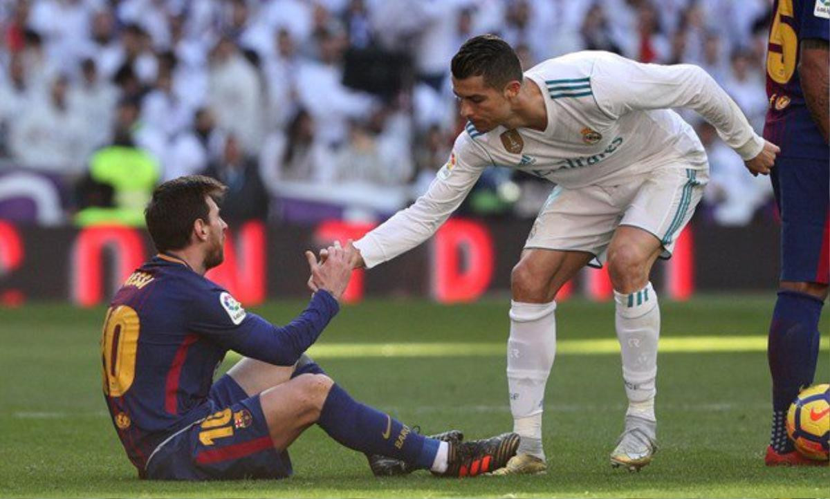 Ronaldo bất ngờ lên tiếng ‘tỏ tình’ với Messi, ra mặt dạy dỗ đàn em Ảnh 1