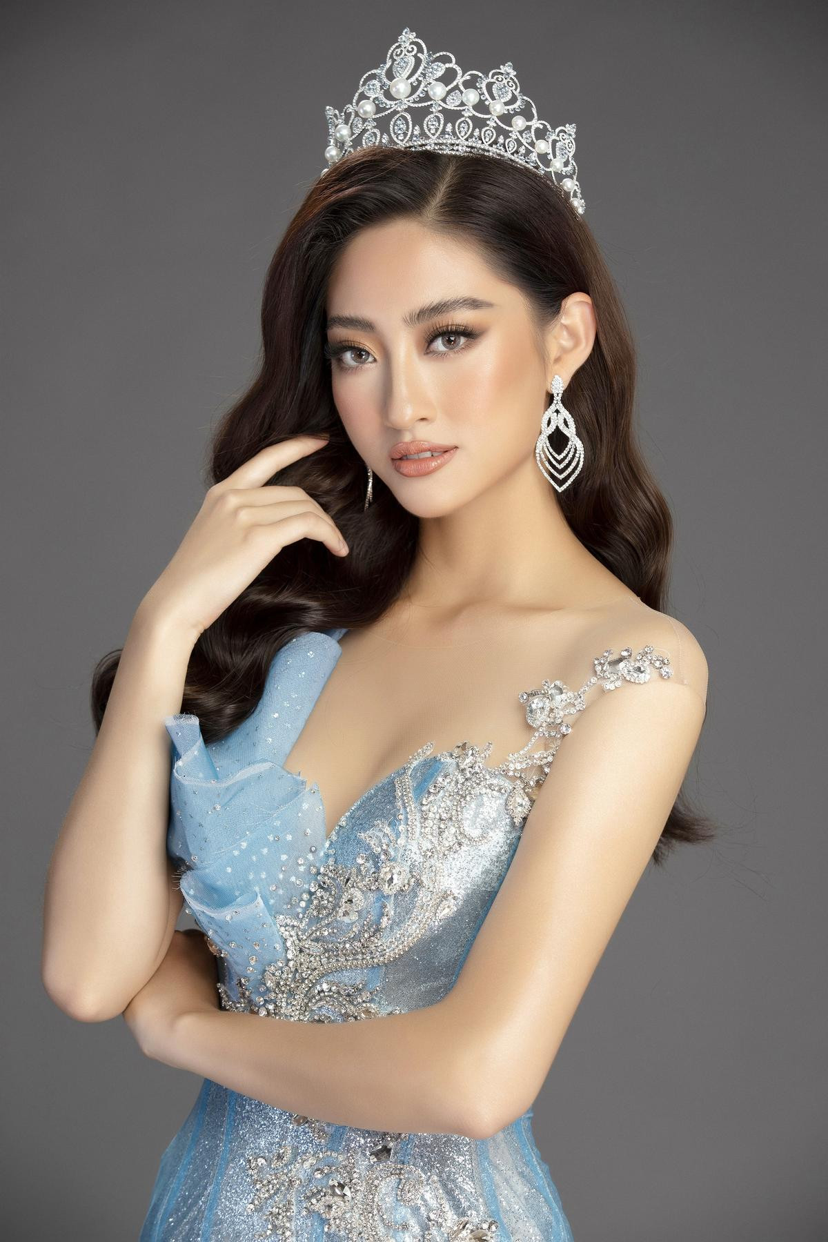 Con gái Hoa hậu Quốc tế 1979 đăng quang Miss World Philippines 2019, tranh vương miện cùng Thuỳ Linh Ảnh 10