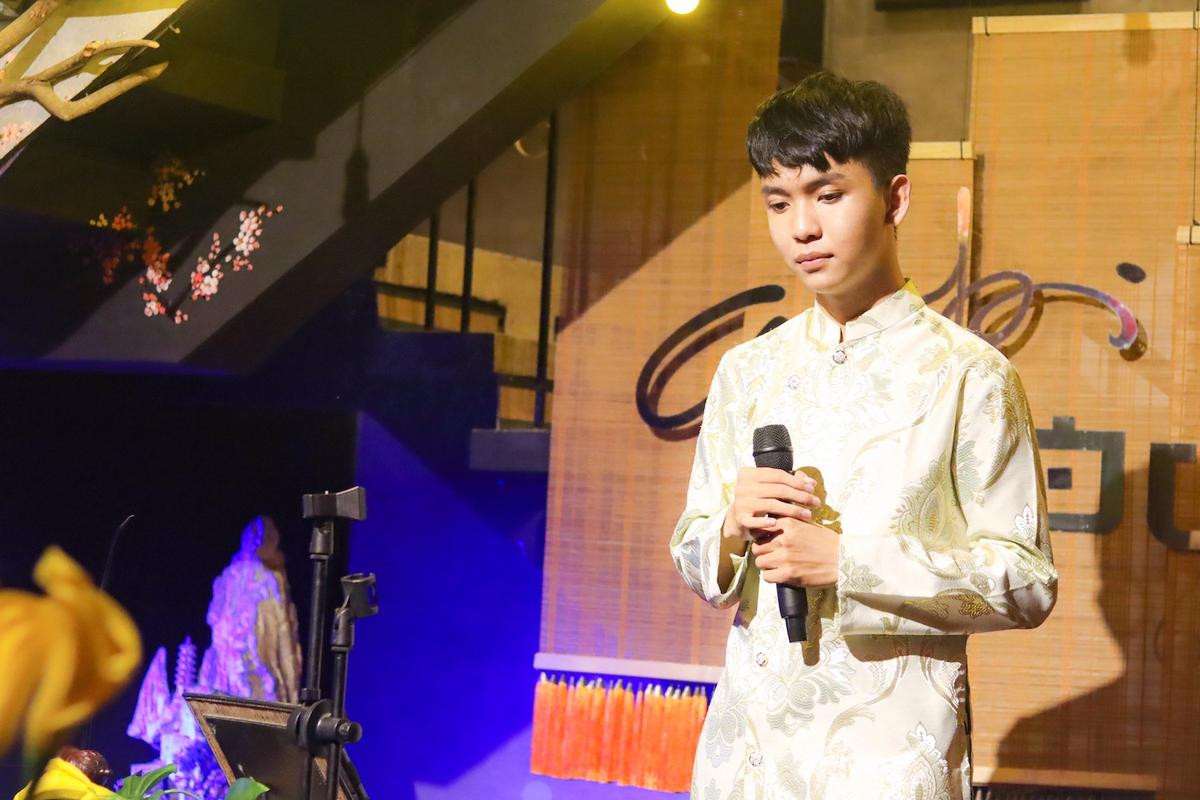 ‘Anh Sáu’ Đoàn Minh Tài rưng rưng nước mắt nhắc về hào quang The Voice Kids trong đêm minishow tuổi 19 Ảnh 6