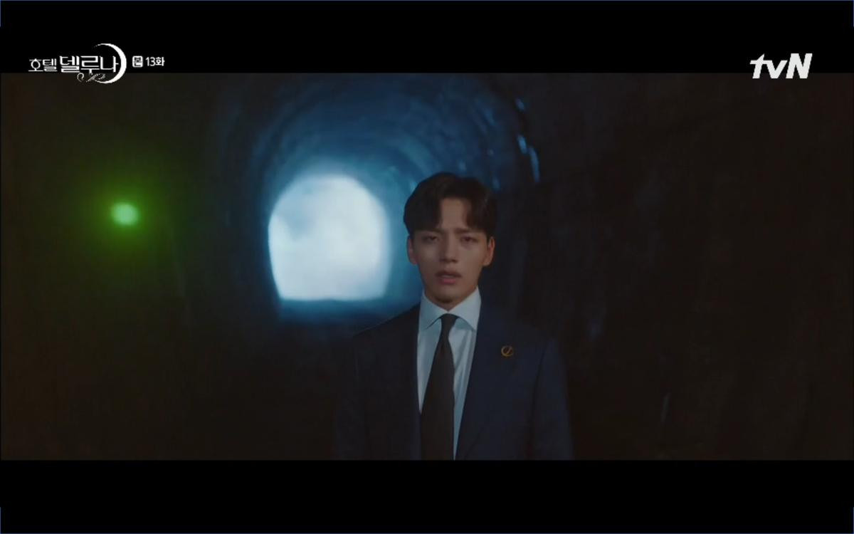 Phim 'Hotel Del Luna' tập 13: Bỏ IU ở lại Yeo Jin Goo một mình băng qua đường hầm sinh tử và bất ngờ được 'tình cũ ngàn năm' của bạn gái cứu Ảnh 49