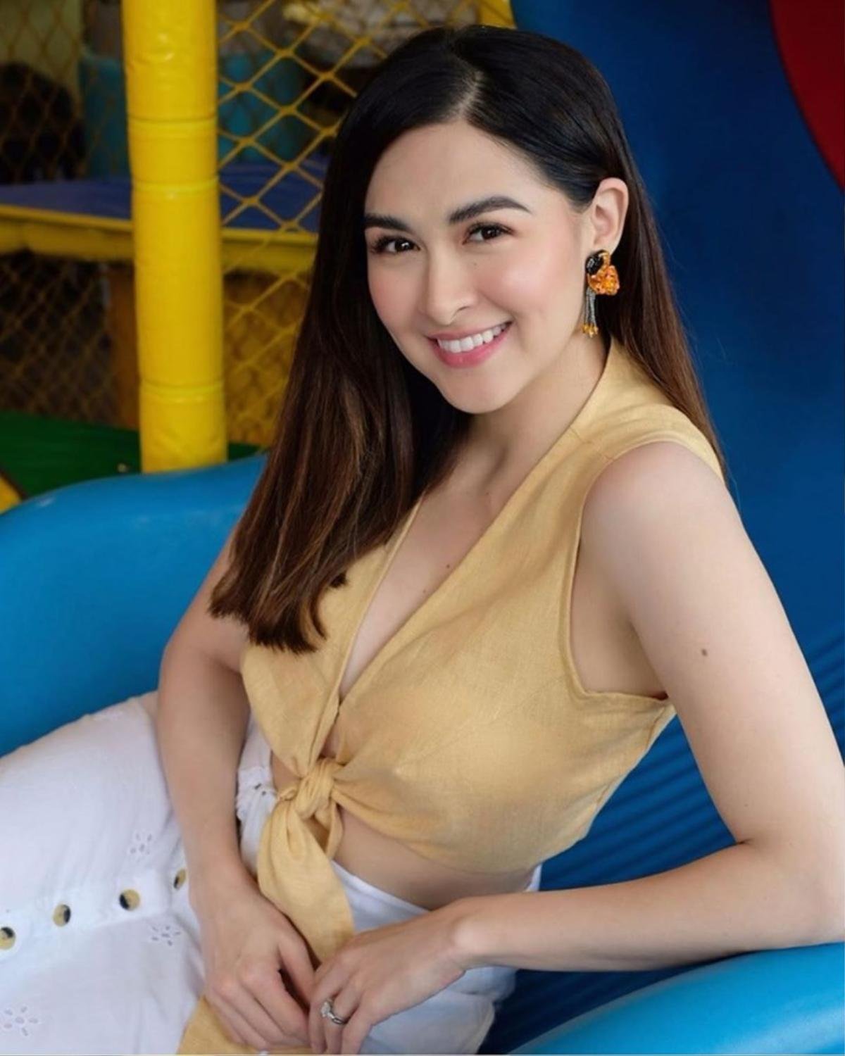 'Mỹ nhân đẹp nhất Philippines' Marian Rivera tiếp tục gây bão với bức ảnh bồng con trai khí chất tựa nữ thần Ảnh 2