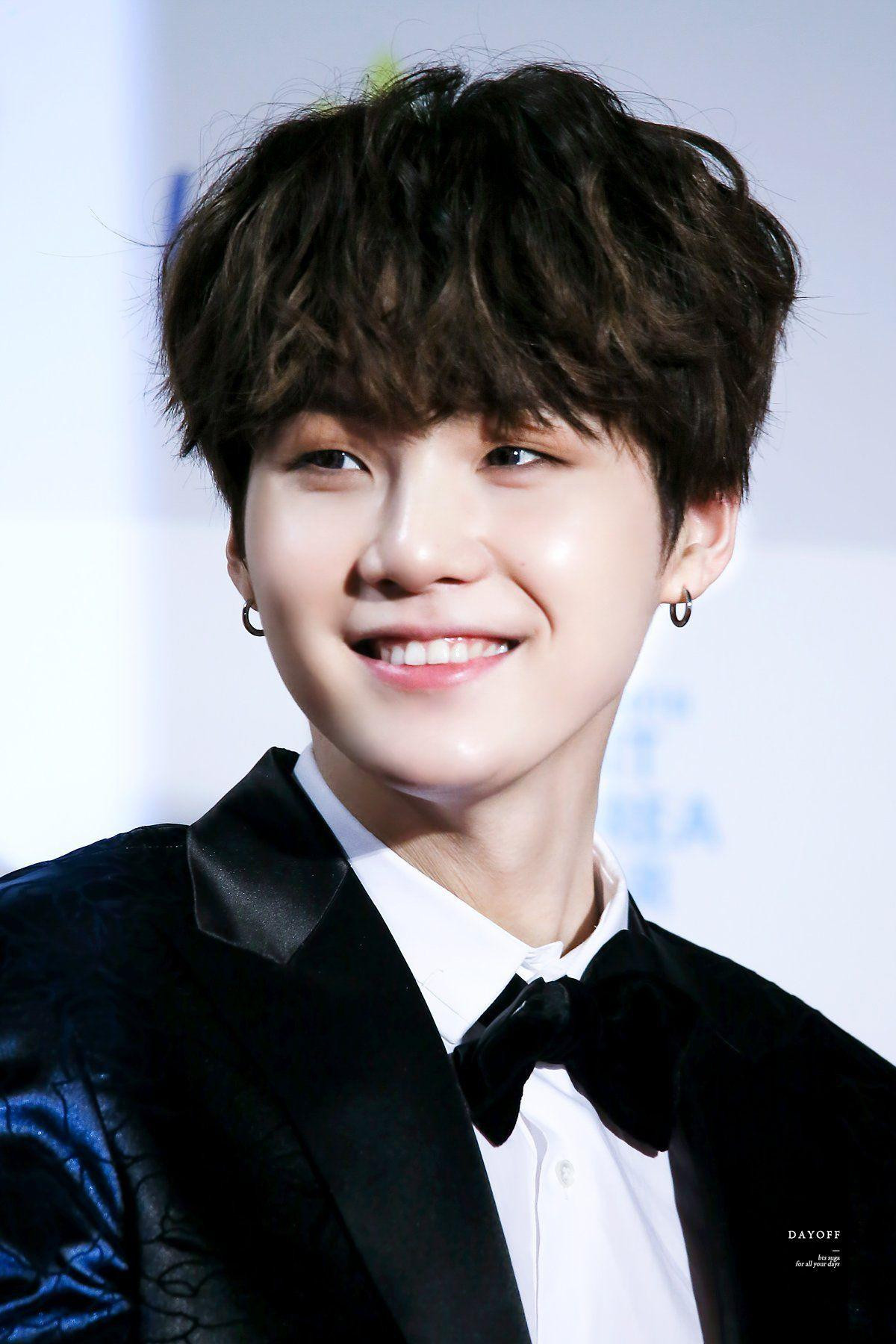 Suga (BTS) tiết lộ anh bị chủ tịch Big Hit Entertainment lừa trở thành thần tượng Ảnh 2