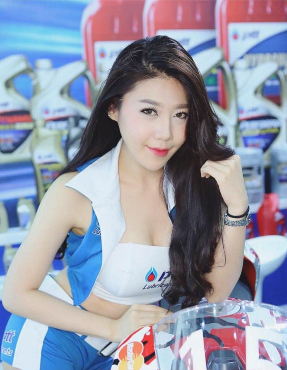 Ngắm nhan sắc nàng WAGs xinh nhất ĐT Thái Lan Ảnh 10