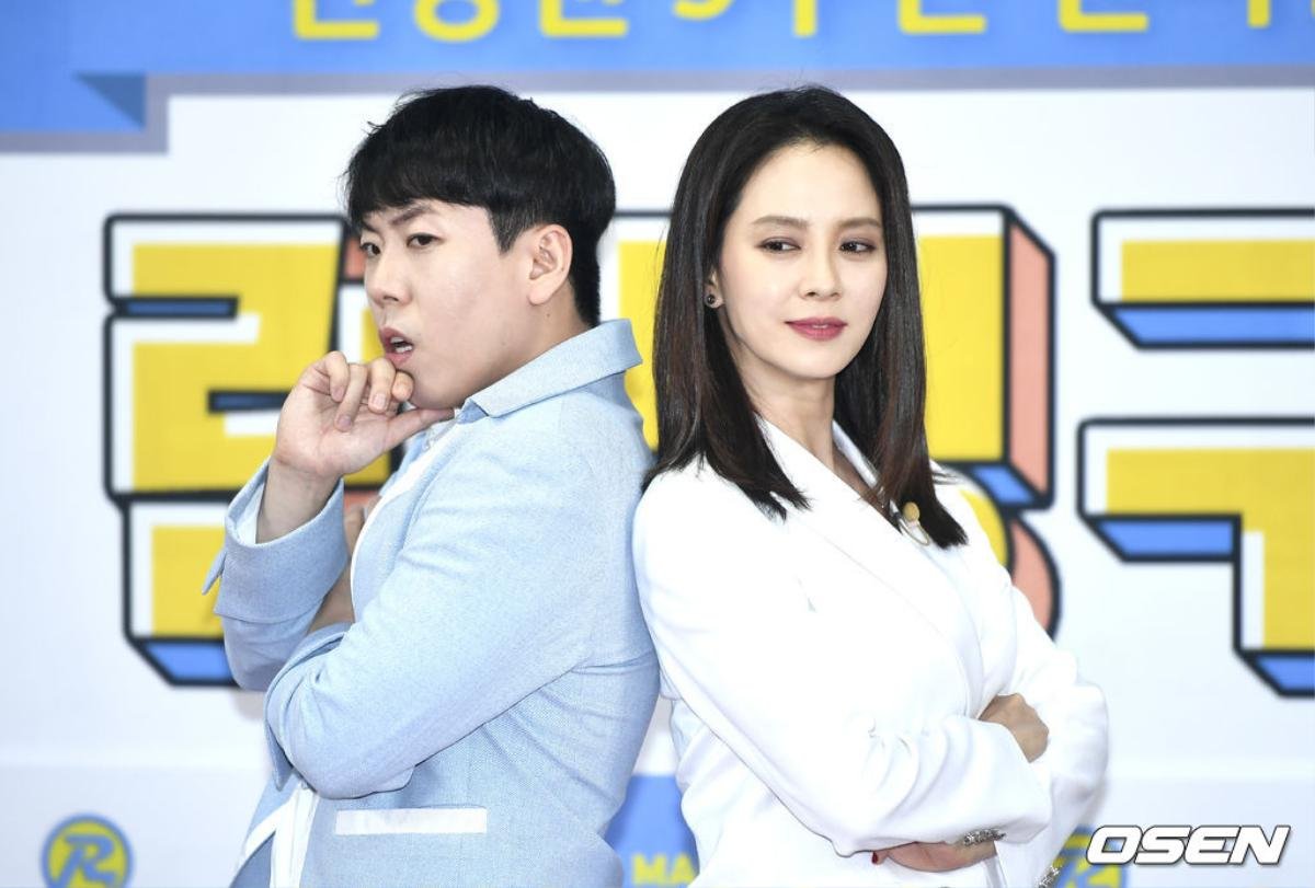 Họp fan kỷ niệm 9 năm 'Running Man': Song Ji Hyo đẹp quyến rũ, áp đảo Apink và Jeon So Min Ảnh 1