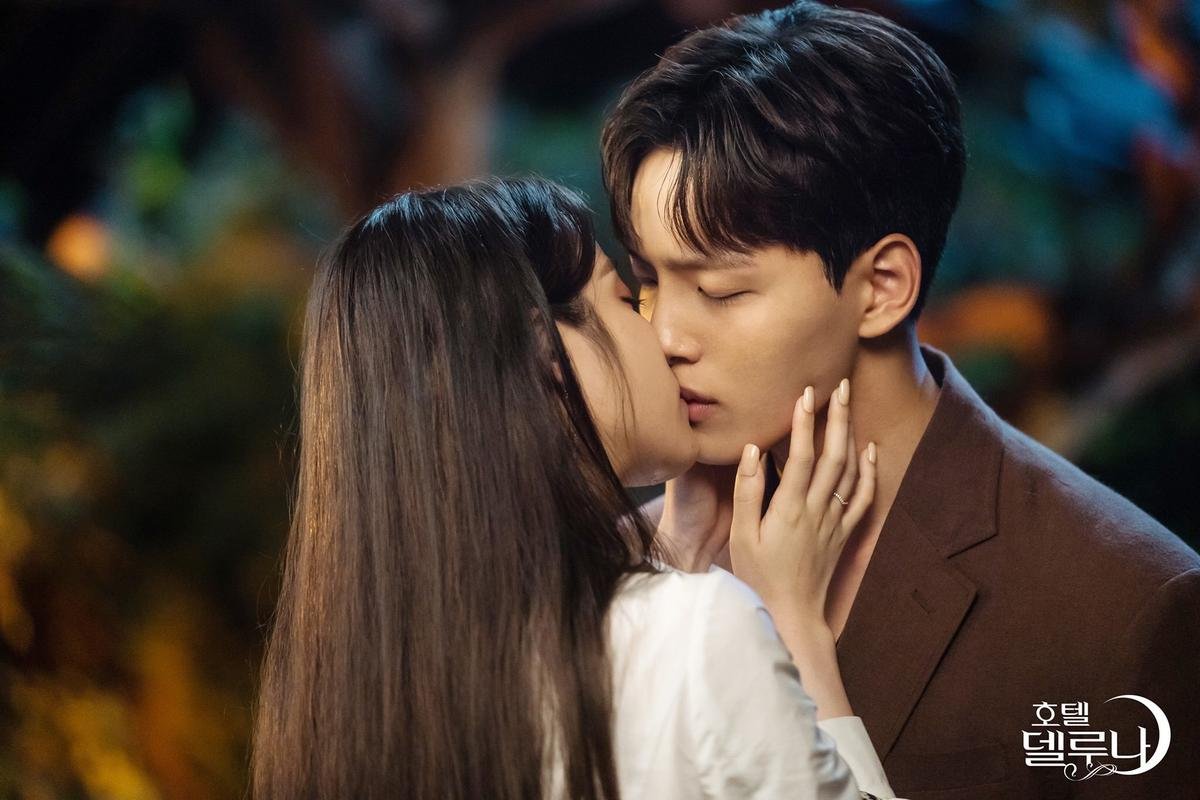 BXH diễn viên - phim Hàn cuối tháng 8: 'Hotel Del Luna' của IU và Yeo Jin Goo về nhất 7 tuần liên tiếp - Ji Jin Hee tăng liền 11 hạng Ảnh 1