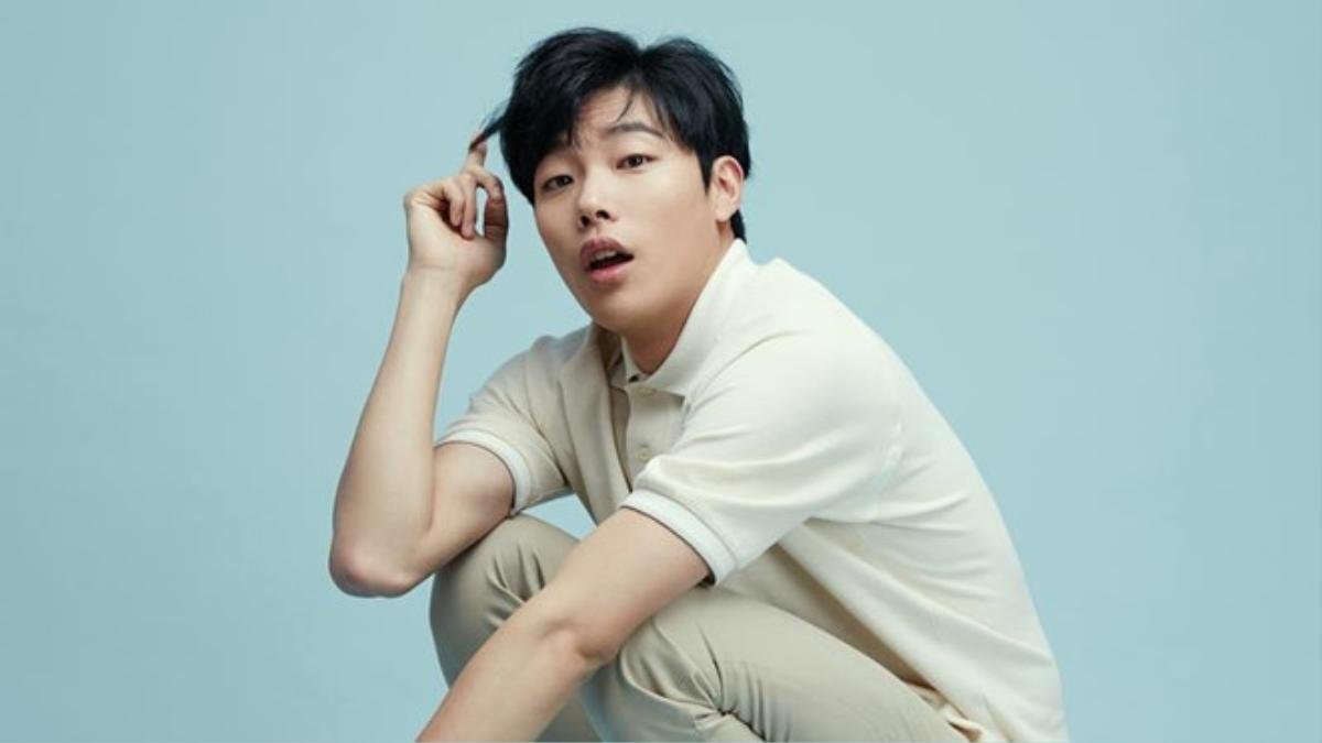 'Trai xấu' Ryu Jun Yeol cặp kè với 'cô hầu gái' Kim Tae Ri trong bom tấn khoa học viễn tưởng  - Ong Seung Woo tận tình với fans Ảnh 3