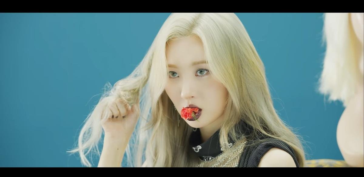 Sunmi tái xuất với MV 'LALALAY': Nàng ủ mưu trở thành 'Bướm chúa' của Kpop? Ảnh 1