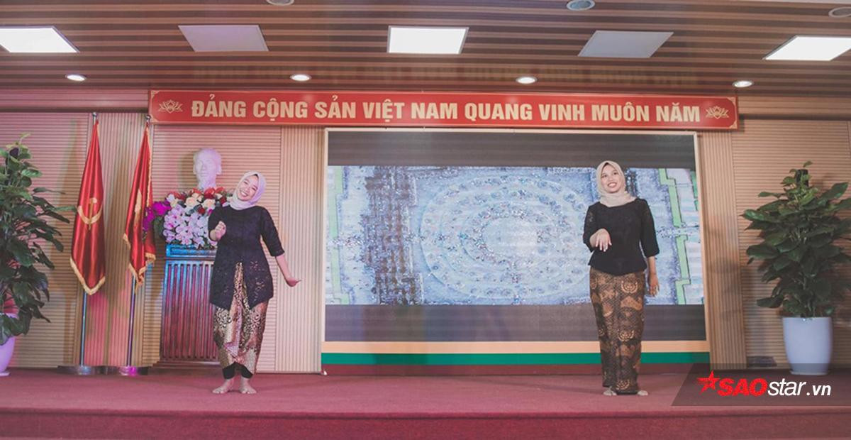 Học viện Nông nghiệp Việt Nam 'chiêu đãi' tân sinh viên bằng bữa tiệc văn hóa từ Á sang Âu Ảnh 6