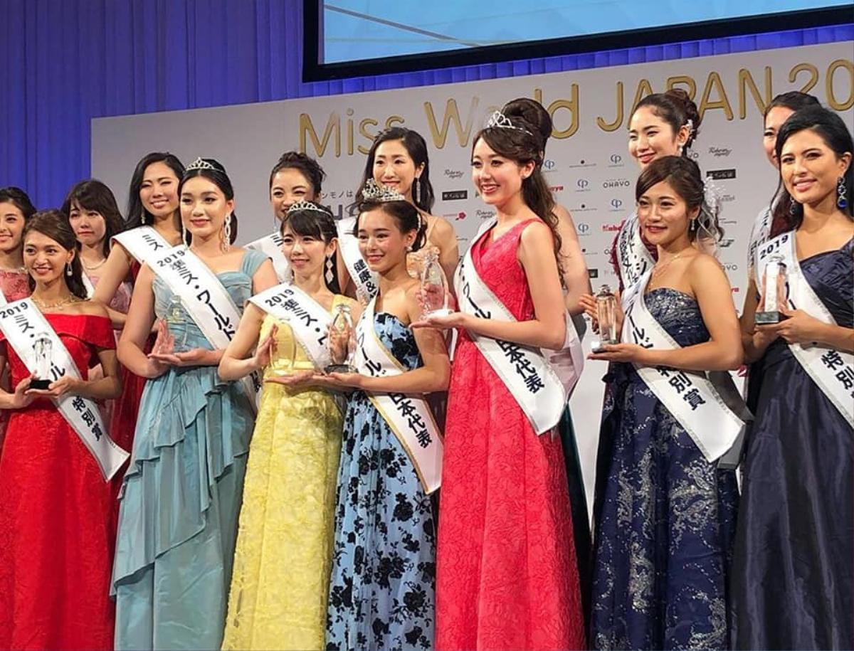 Chuyện lạ có thật: Tân Miss World Japan chỉ cao 1m59 nhưng có thể 'ngồi ở nhà' vì chưa đủ tuổi Ảnh 2