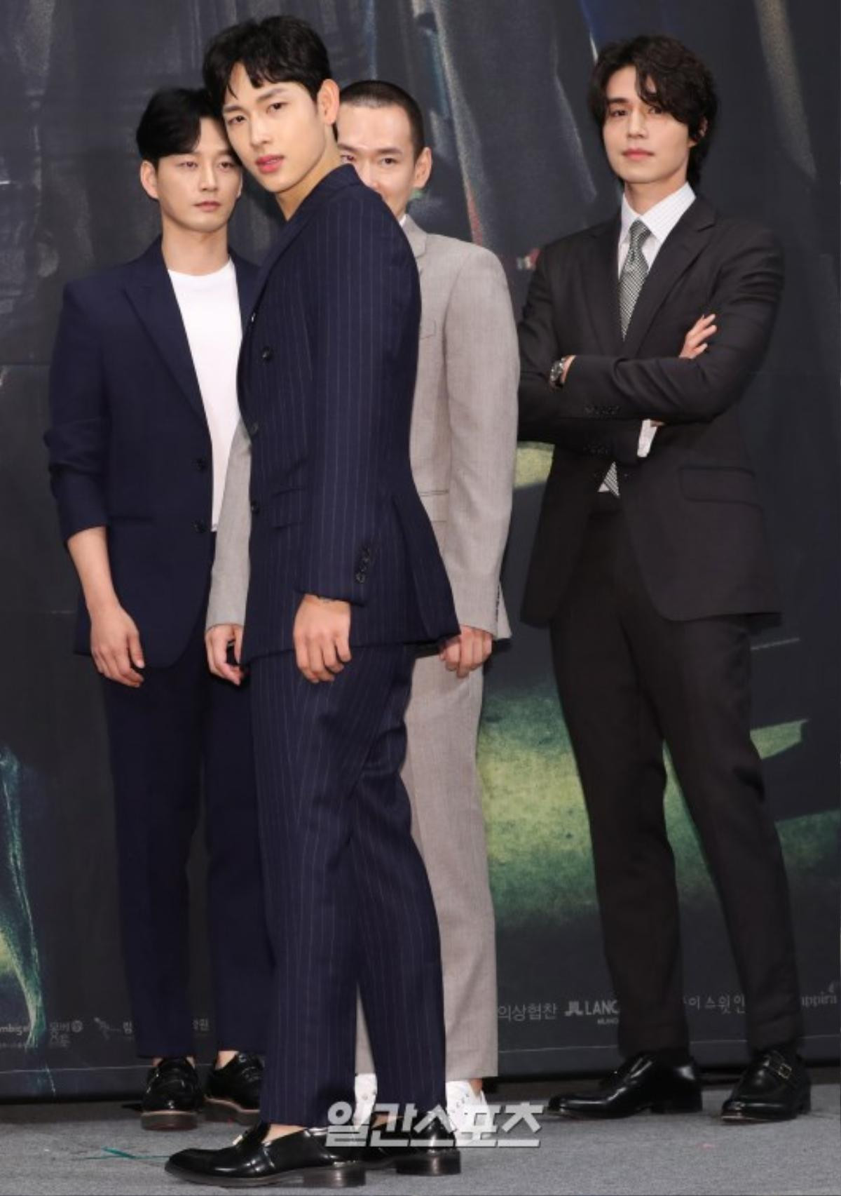 Lee Dong Wook - Im Siwan (ZE:A) đẹp như tranh vẽ tại họp báo 'Hell Is Other People' Ảnh 12