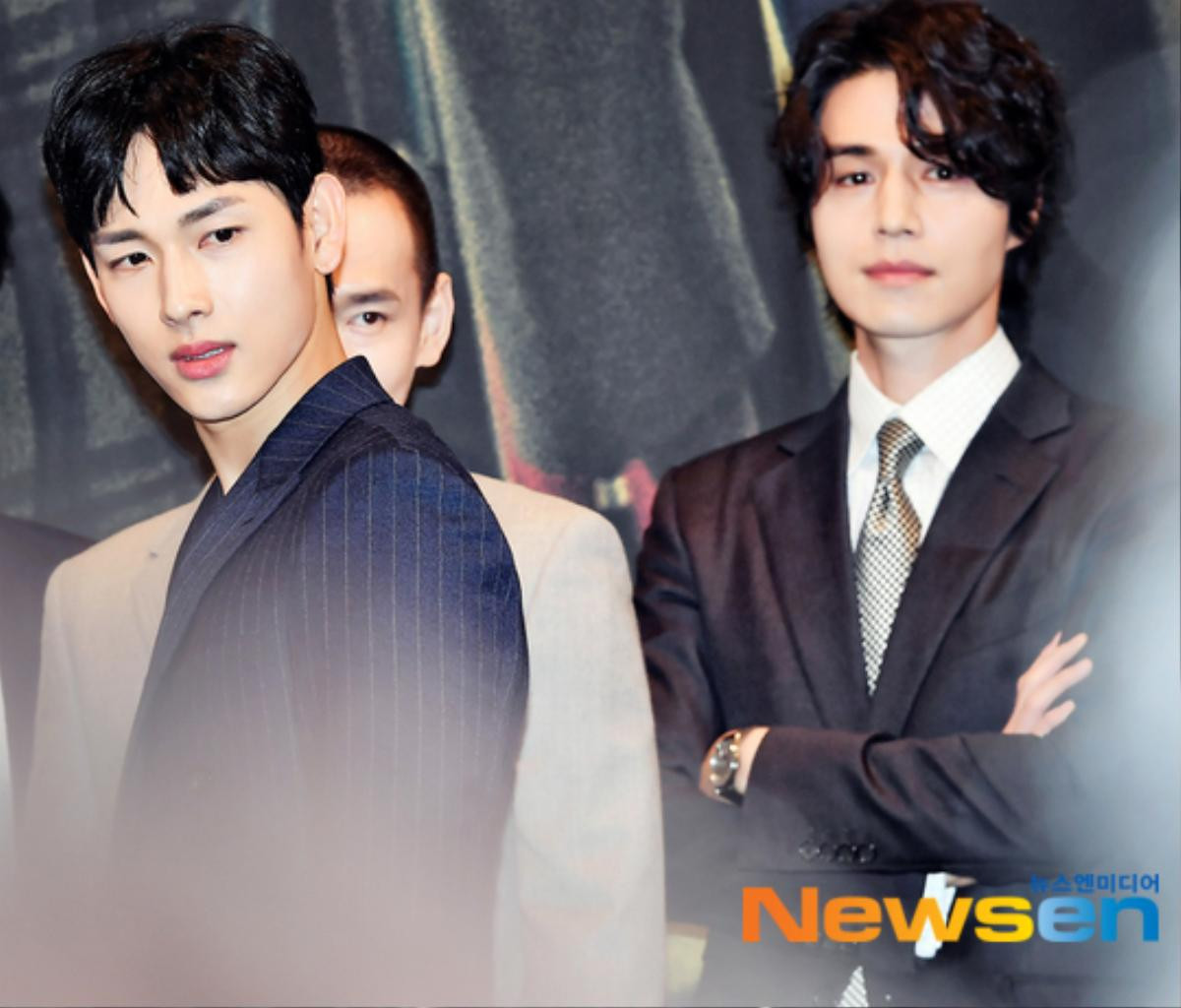 Lee Dong Wook - Im Siwan (ZE:A) đẹp như tranh vẽ tại họp báo 'Hell Is Other People' Ảnh 16