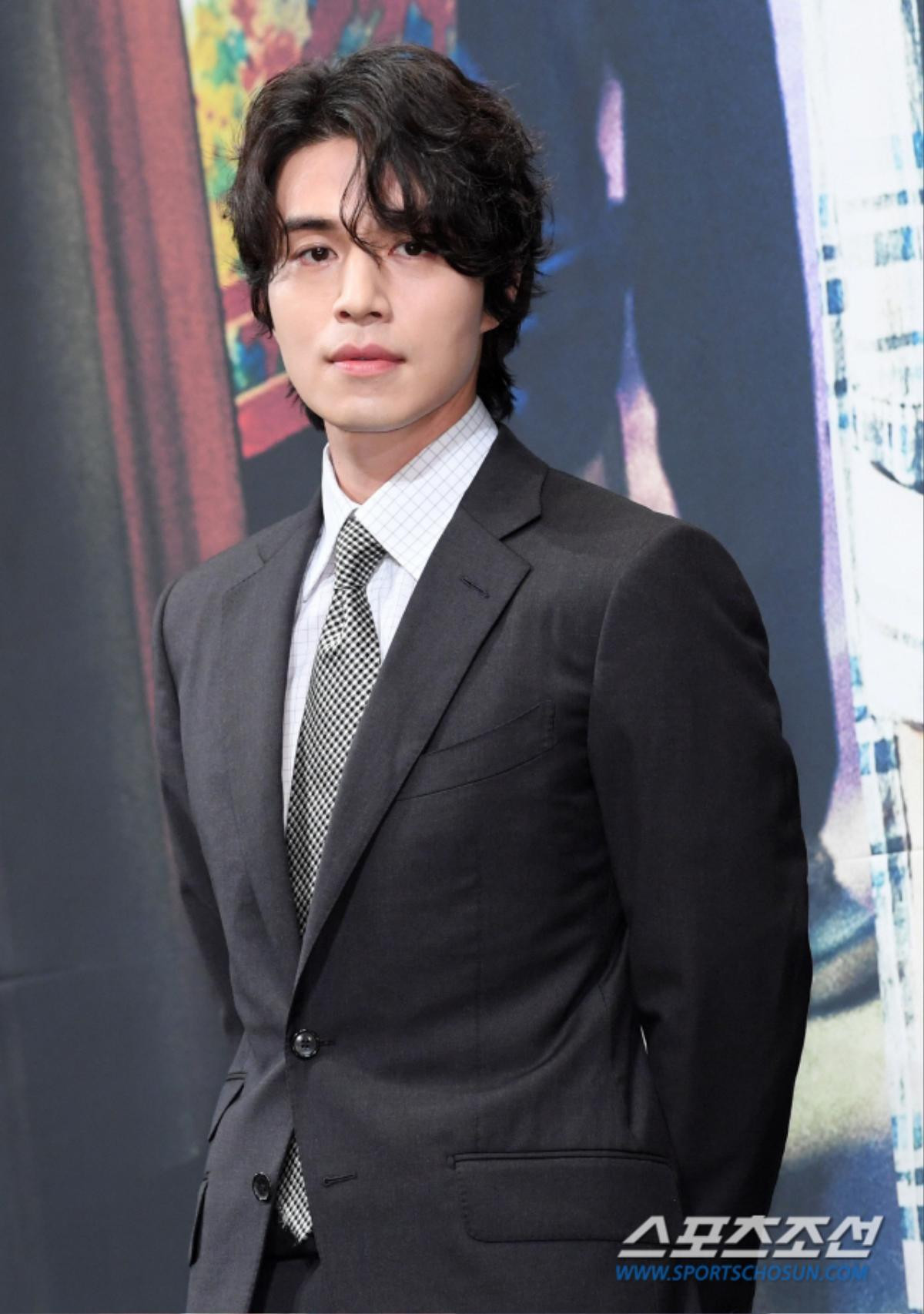 Lee Dong Wook - Im Siwan (ZE:A) đẹp như tranh vẽ tại họp báo 'Hell Is Other People' Ảnh 4