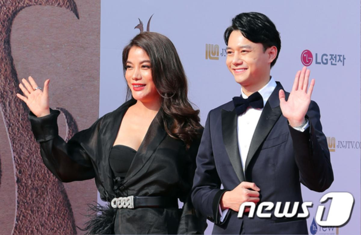 Thảm đỏ 'Seoul International Drama Awards 2019': Trương Ngọc Ánh - Anh Dũng đọ sắc Jang Nara và Ji Chang Wook Ảnh 3