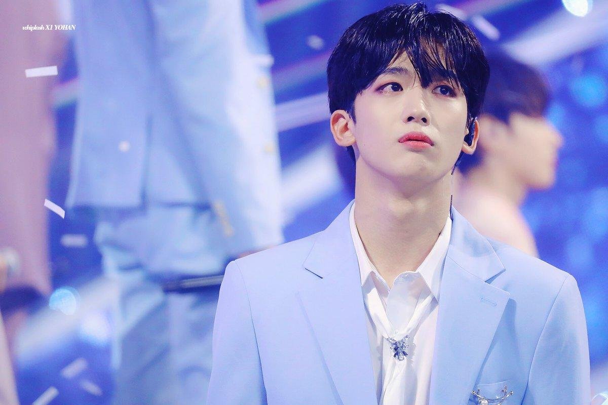 Bị thương nhập viện trong sân khấu debut đầu tiên của X1, hành động này của Kim Yohan khiến fan vừa xót xa, vừa cảm phục Ảnh 1