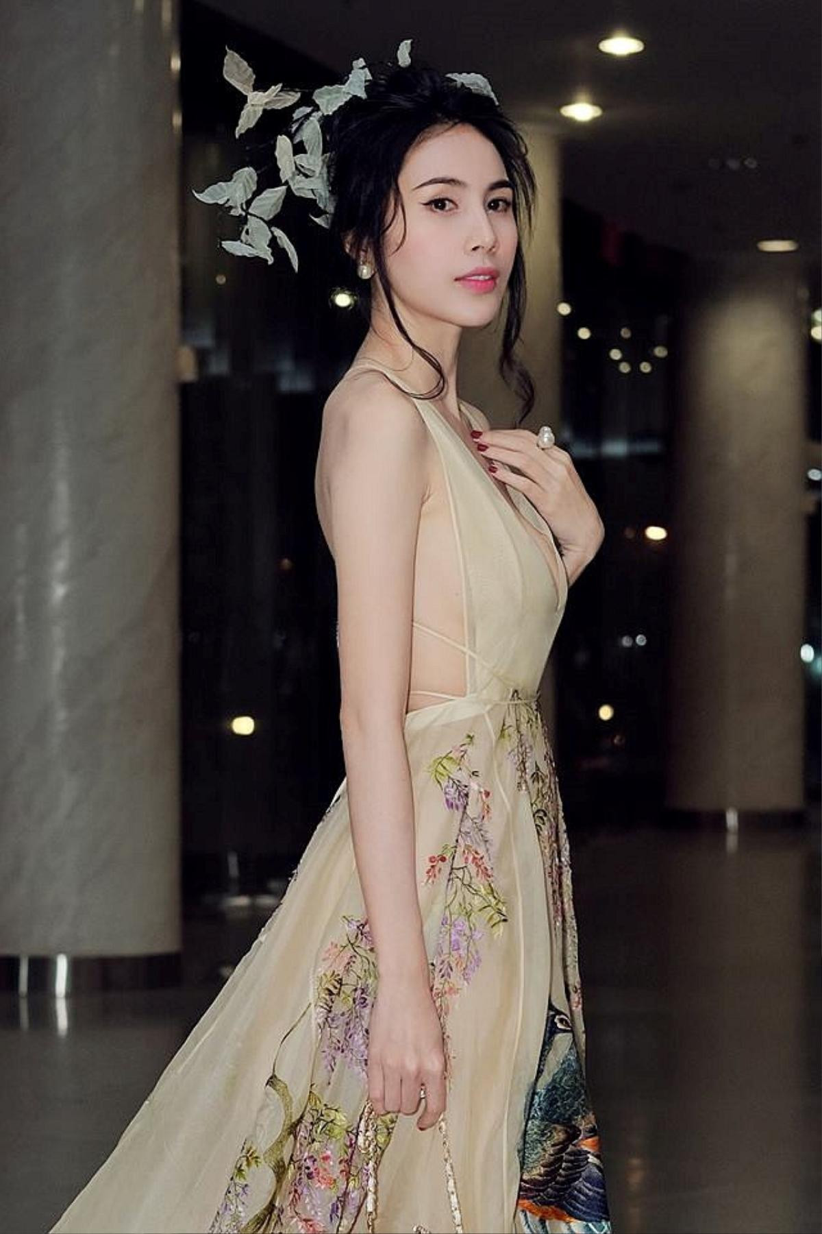 NTK Trần Hùng đem BST lên sàn diễn tại London Fashion Week 2019 Ảnh 10