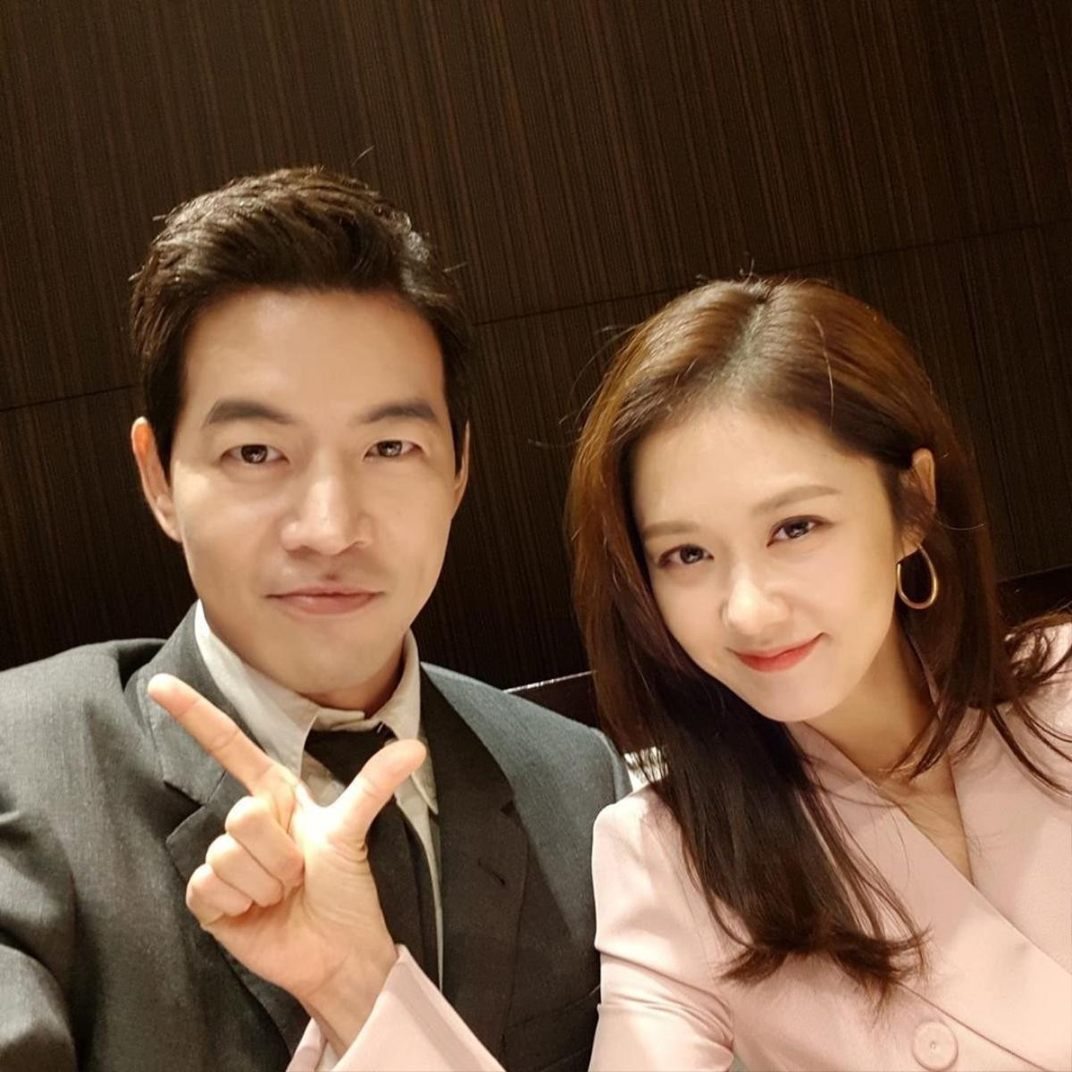 'VIP': Jang Nara và 'anh chồng quốc dân' Lee Sang Yoon tung ảnh cưới đẹp như mơ Ảnh 3