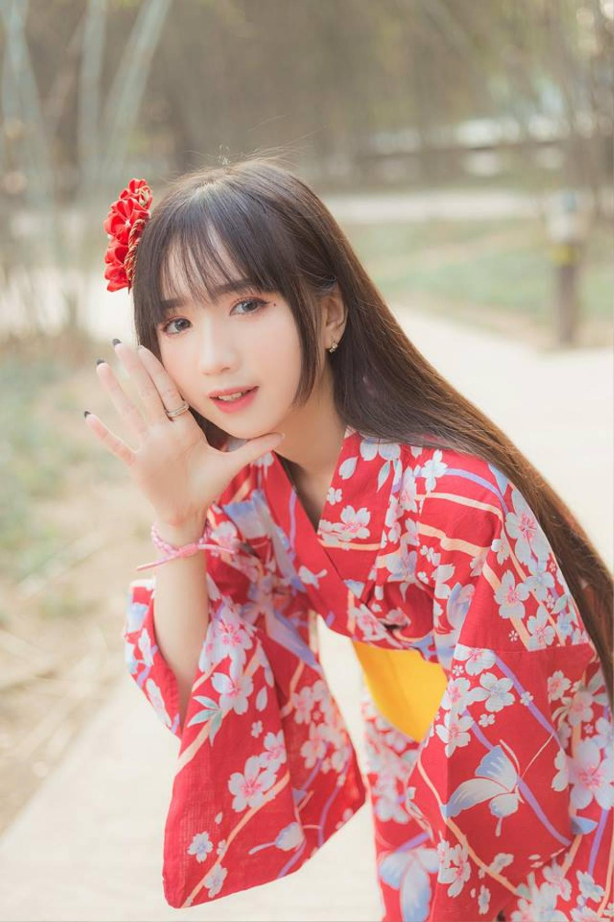 Nữ streamer, cosplayer trường ĐH Luật hút hơn 80.000 followers vì … 'dị' Ảnh 6