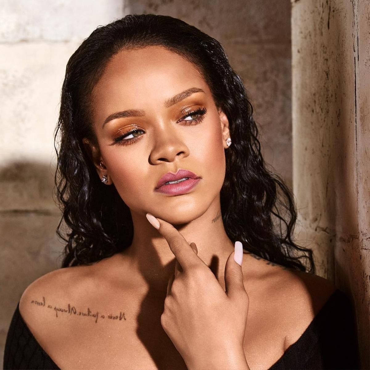 Liên tục đăng kí những sáng tác mới, 'quả bom hẹn giờ' Rihanna đang trông đợi ngày bùng nổ trở lại càn quét làng nhạc Âu Mỹ? Ảnh 3