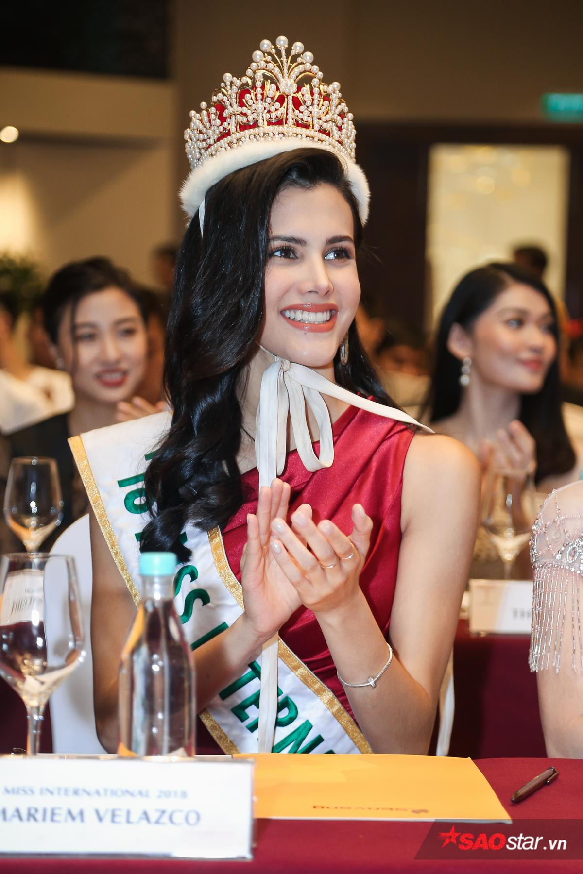 Miss International 2018 - Mariem Velazco đội vương miện 12 tỷ đọ sắc cùng hoa hậu Lương Thùy Linh Ảnh 2