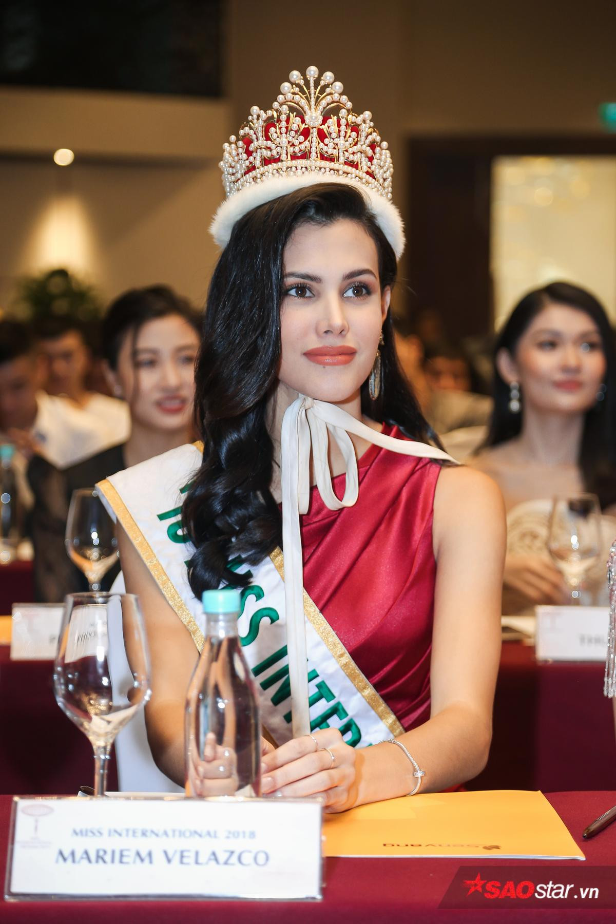 Miss International 2018 - Mariem Velazco đội vương miện 12 tỷ đọ sắc cùng hoa hậu Lương Thùy Linh Ảnh 3