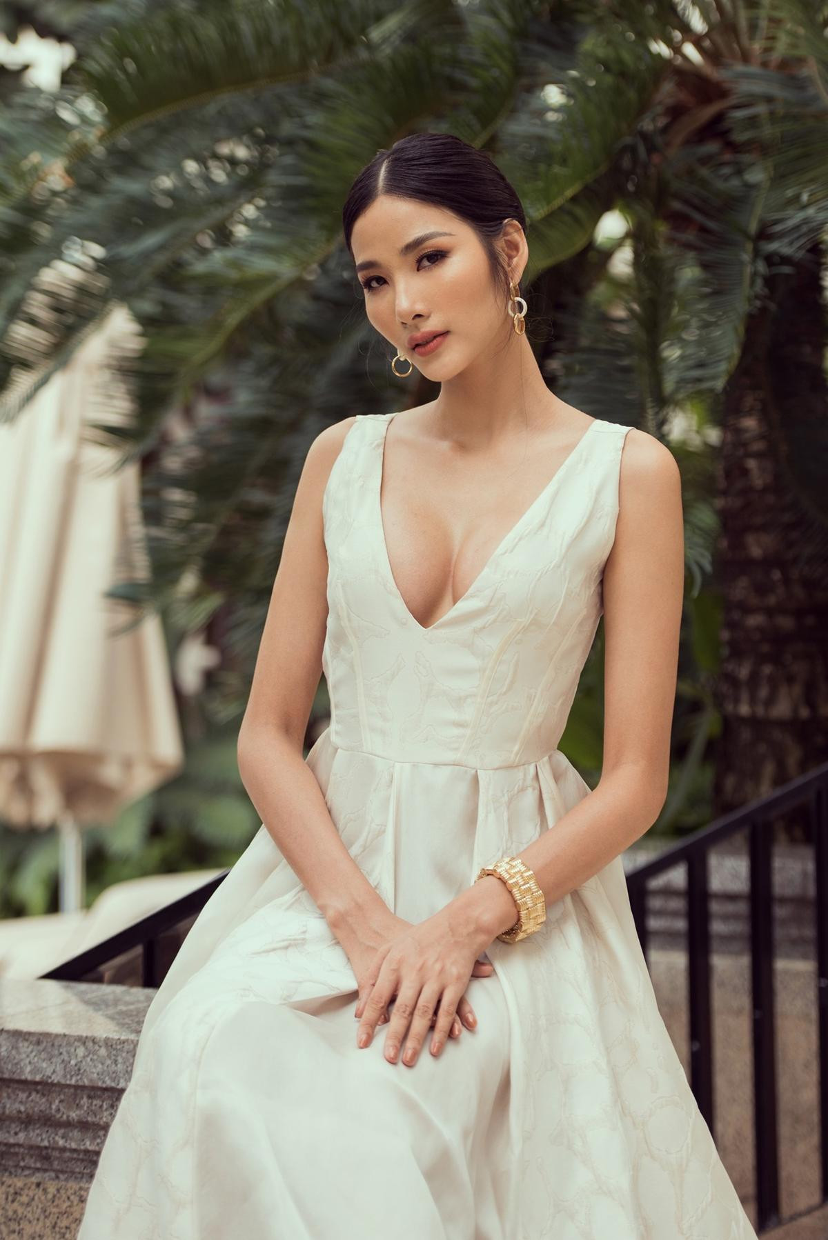 Hoàng Thùy hối Thúy Vân thi Miss Universe Vietnam trước cả H'Hen Niê: 'Hứa chị em cùng tiến' Ảnh 4