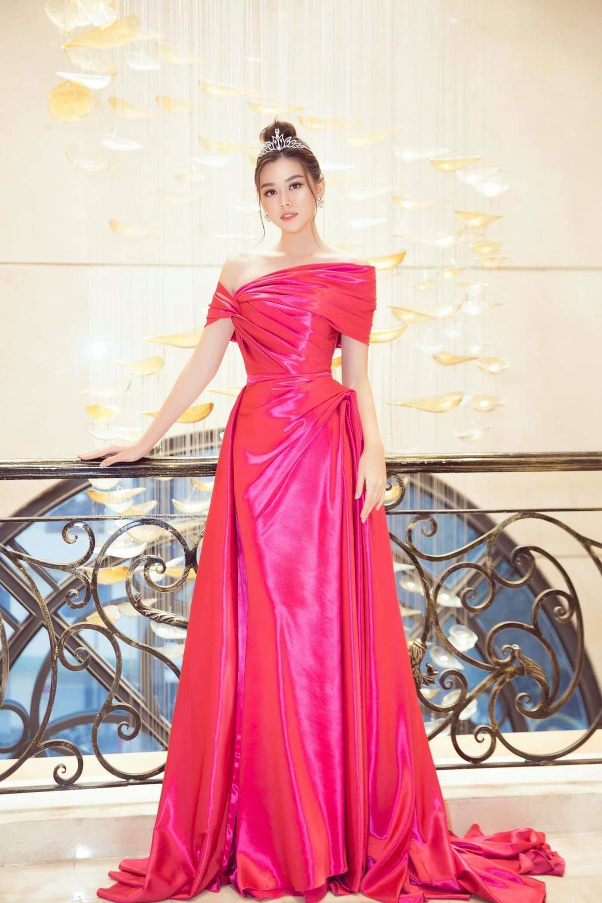 Lộ diện sau khi công bố là đại diện Việt tại Miss International 2019, Tường San chiếm trọn spotlight trên thảm đỏ Ảnh 6