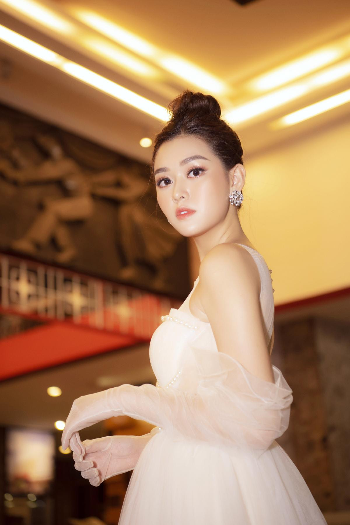 Lộ diện sau khi công bố là đại diện Việt tại Miss International 2019, Tường San chiếm trọn spotlight trên thảm đỏ Ảnh 4