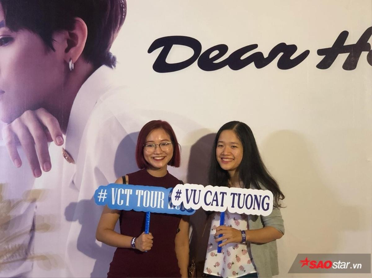 Clip: Cộng đồng FM 'át tiếng mưa' dành tình cảm cho Vũ Cát Tường trước thềm 'VCT Tour 2019' tại Hà Nội Ảnh 4