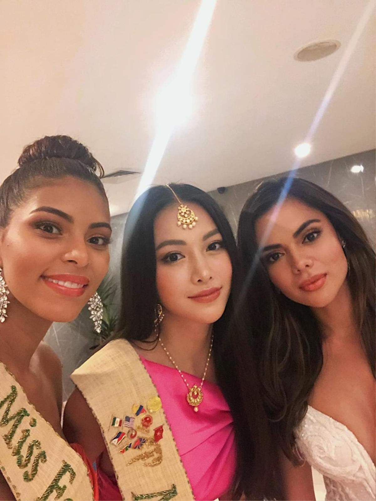 Miss Earth Phương Khánh hóa 'mỹ nhân Ấn Độ' đọ sắc cùng Hoa hậu Liên lục địa 2018 Ảnh 4