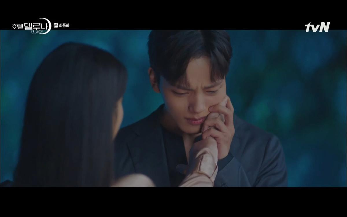 Phim 'Hotel Del Luna' tập cuối đầy nước mắt: IU đau khổ từ biệt Yeo Jin Goo, kết thúc mở đẹp như hoa? Ảnh 56