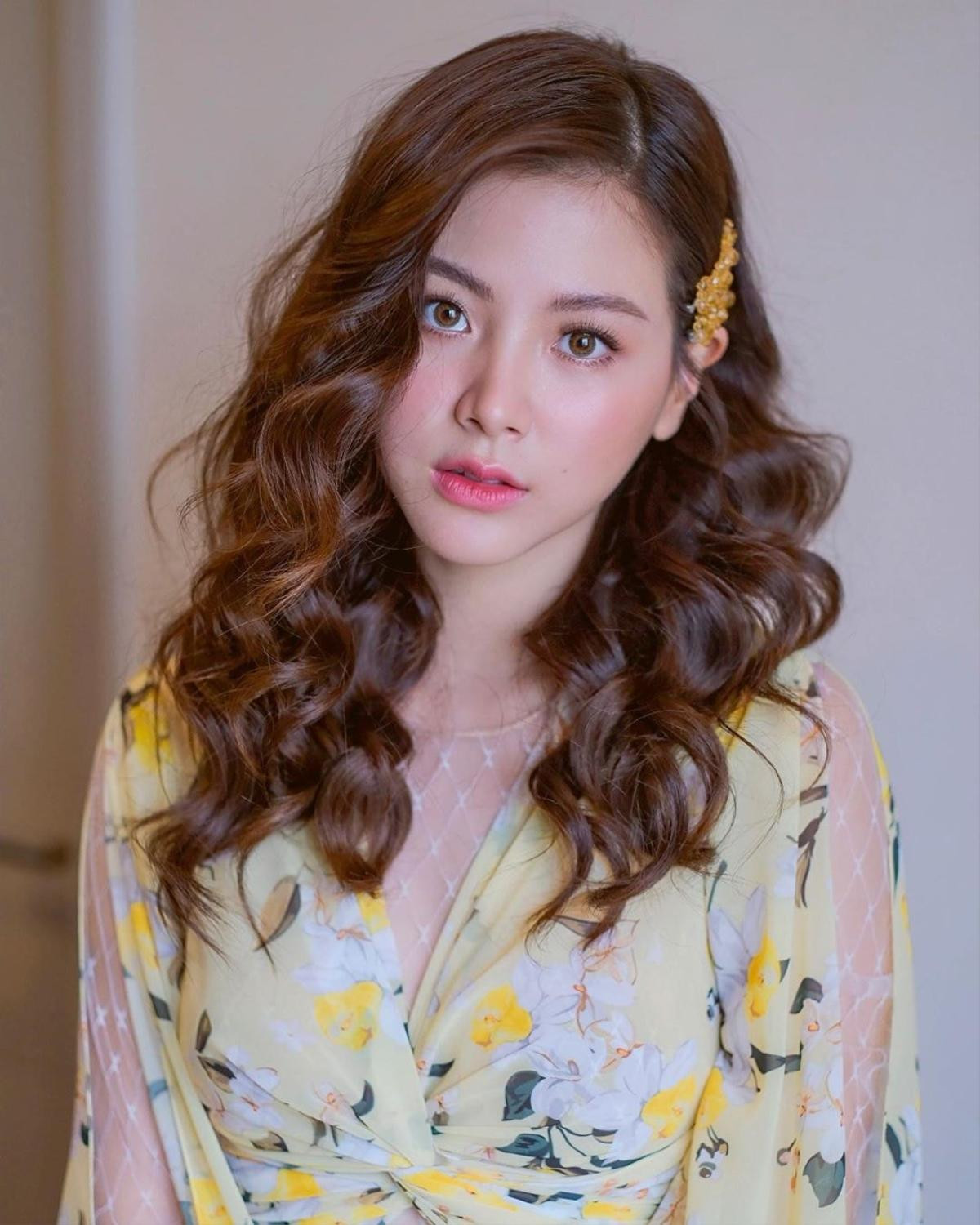 Baifern Pimchanok: Nàng 'tắc kè hoa' 3 năm liên tiếp gây sốt màn ảnh từ hình tượng gái hư đến người đẹp chuyển giới Ảnh 1