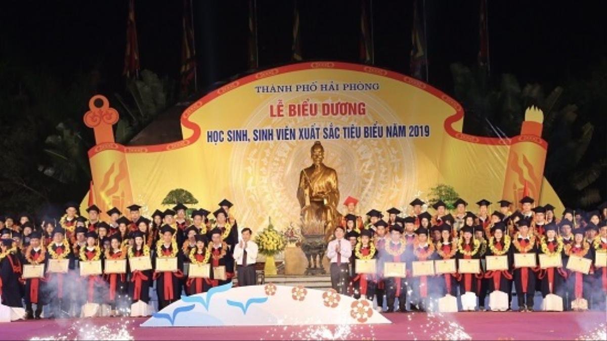 120 học sinh, sinh viên xuất sắc tiêu biểu Hải Phòng được biểu dương Ảnh 1