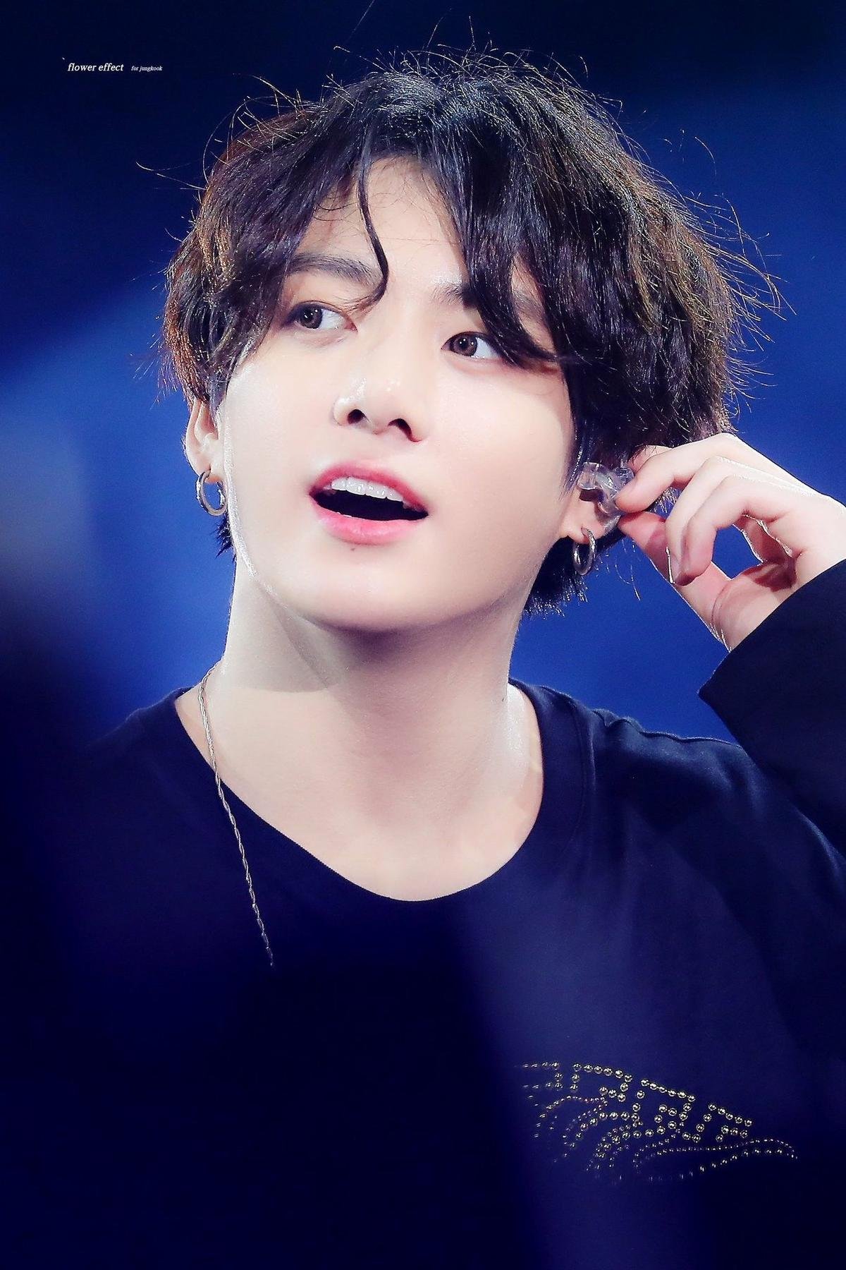 Chỉ là hát vu vơ vài câu vui nhộn, Jungkook (BTS) nhanh chóng 'tung hoành' Twitter bởi giọng ca tuyệt vời của mình Ảnh 1