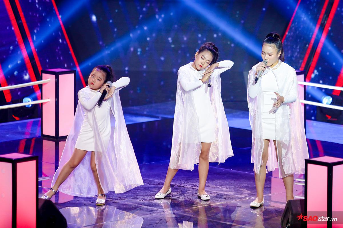 6 màn Đối đầu 'triệu view' The Voice Kids 2019: Duy nhất 1 tiết mục không CỨU không CƯỚP vẫn 'gây bão' Ảnh 9