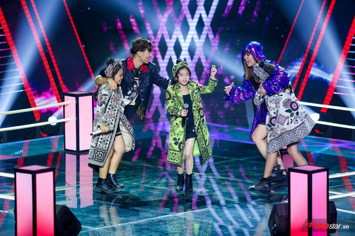 6 màn Đối đầu 'triệu view' The Voice Kids 2019: Duy nhất 1 tiết mục không CỨU không CƯỚP vẫn 'gây bão' Ảnh 12