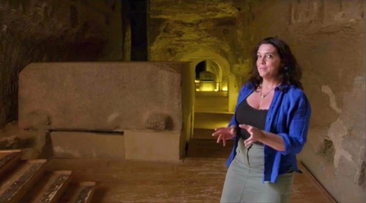 Tiến sĩ Bettany Hughes